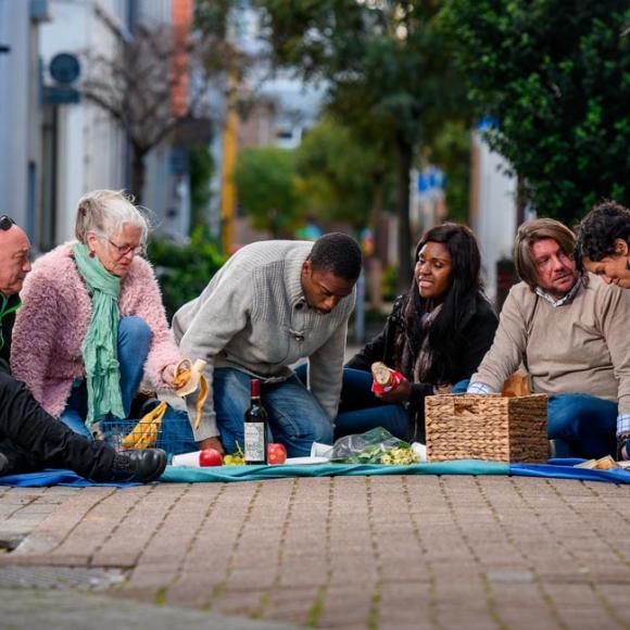 picknick op verharde grond