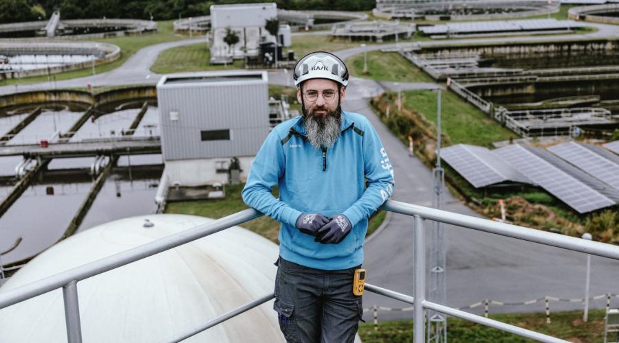 operator Aquafin aan het werk