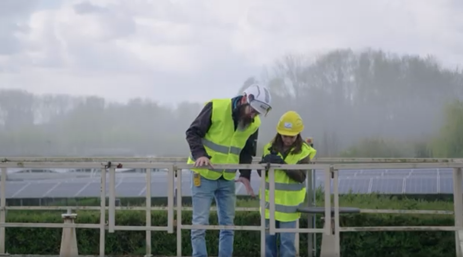 procestechnieker Gwen op stap met dochter Cara